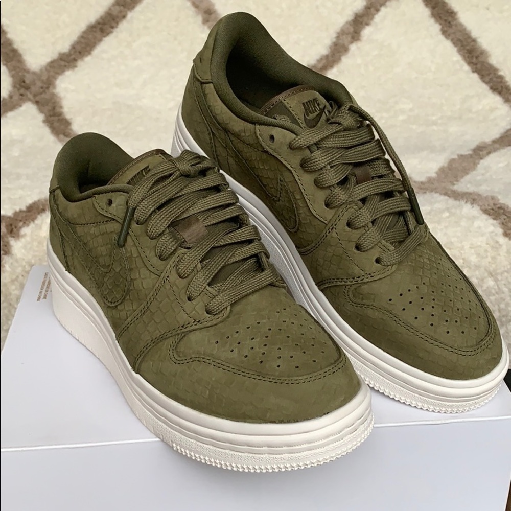 WMNS AIR JORDAN 1 RE LOW LIFTD platforms - Picture 4 of 16
